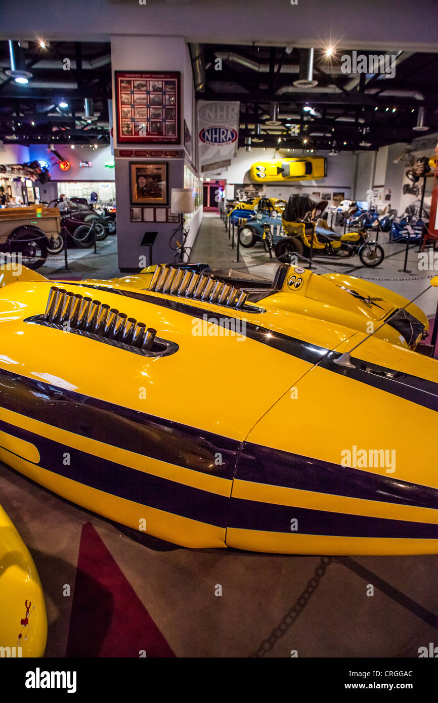 Hot Rods, Dragster, Sportwagen und Land Speed Record Autos im Wally Parks NHRA Museum in Pomona Kalifornien Stockfoto