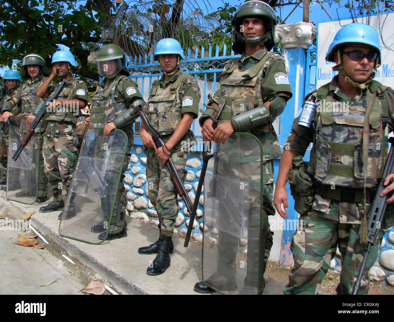 schwer bewaffnet uruguayischen blauen Helm Soldaten der "Mission der Vereinten Nationen Stabilisierung in Haiti", Haiti, Grande Anse, Jeremie Stockfoto