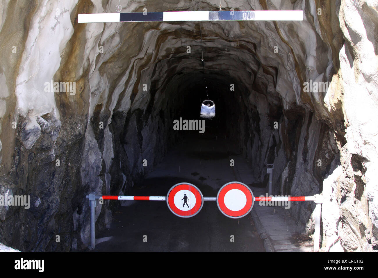 Gesperrte Tunnel, unpassierbar wegen Schnee, Schweiz, Wallis, Sion Stockfoto