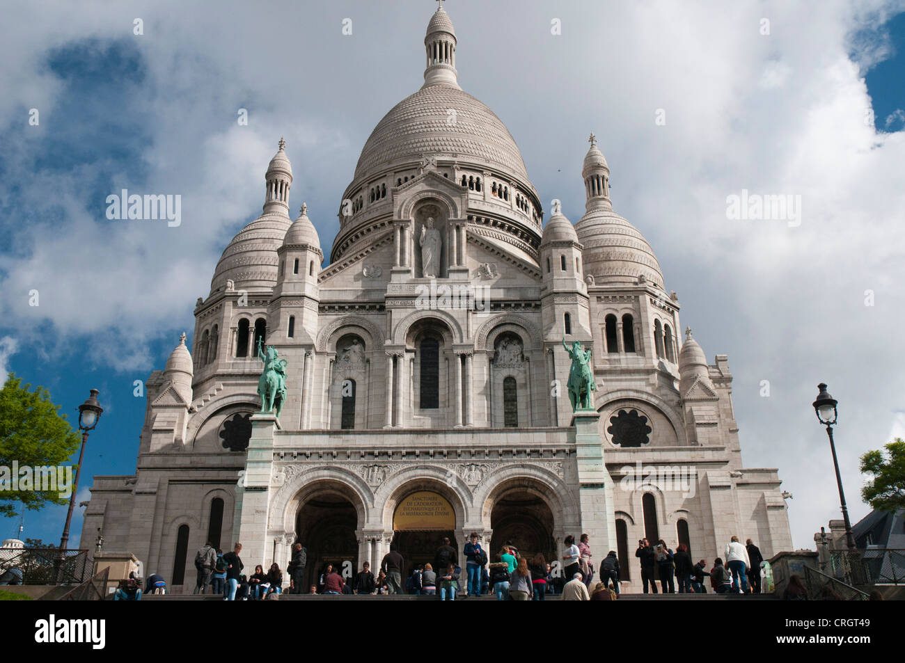 Basilika Sacré-Coeur auf dem Montmartre-Hügel, Paris Stockfoto Basilika Sacré-Coeur auf dem Montmartre-Hügel, Paris Stockfoto