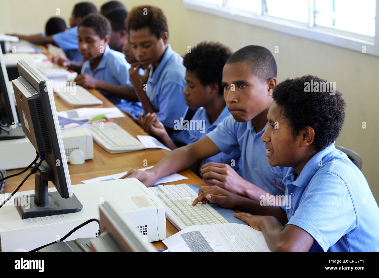 Computerunterricht in die Sacred Heart High School in Tapini, Papua-Neu-Guinea Stockfoto