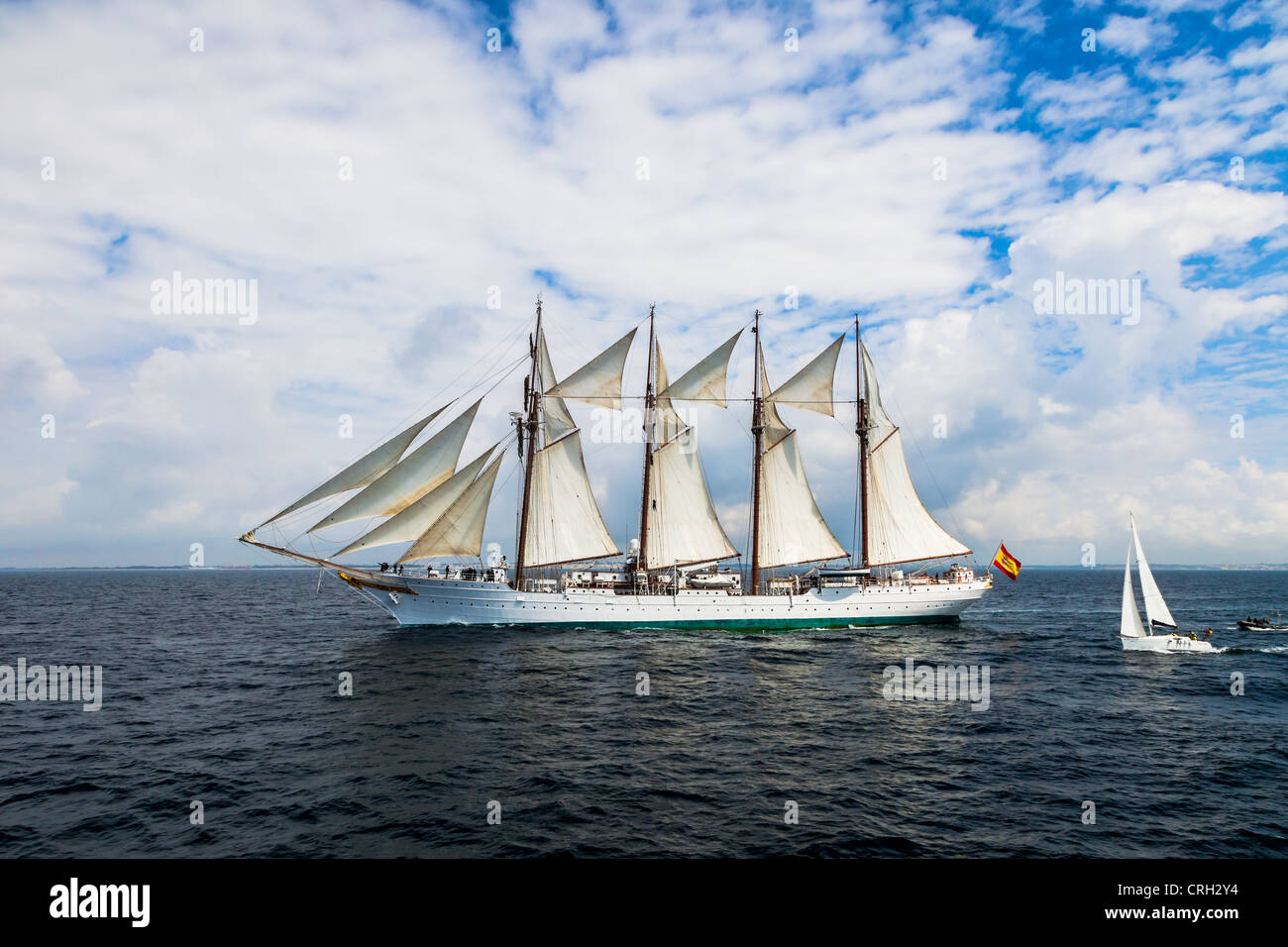 Spanische Marine-Schulschiff, Juan Sebastian de Elcano Segel auf der 83. Kreuzfahrt des Unterrichts mit 69 midshipmen Stockfoto