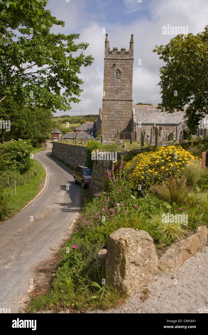 Pfarrei St. Levan stammt Kirche, in der Nähe von Lands End, Cornwall bis ins 15. Jahrhundert, mit einer 13. oder 14. Jahrhundert Schriftart Stockfoto