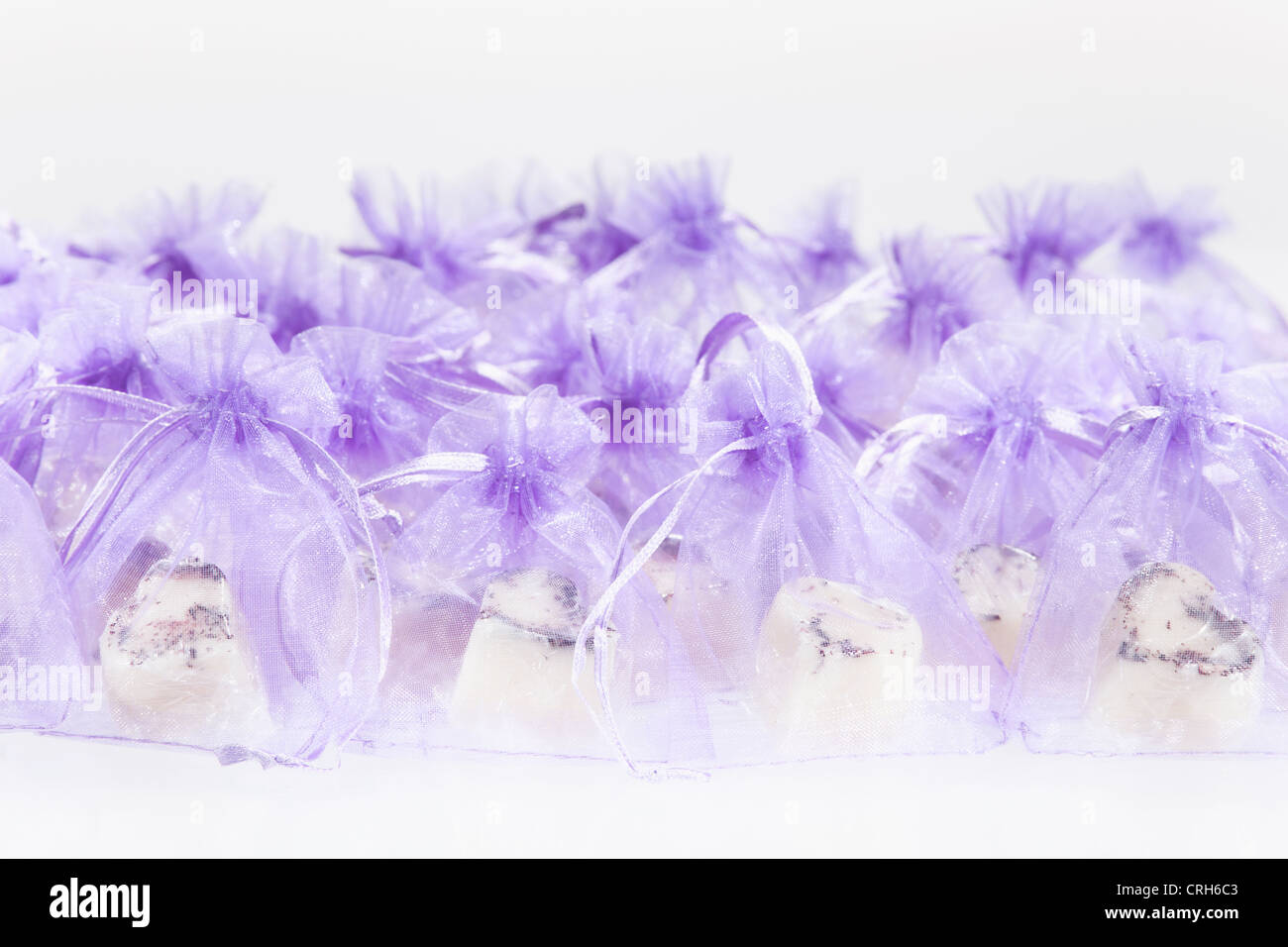 Bodybutter in lila chiffon Taschen Stockfoto