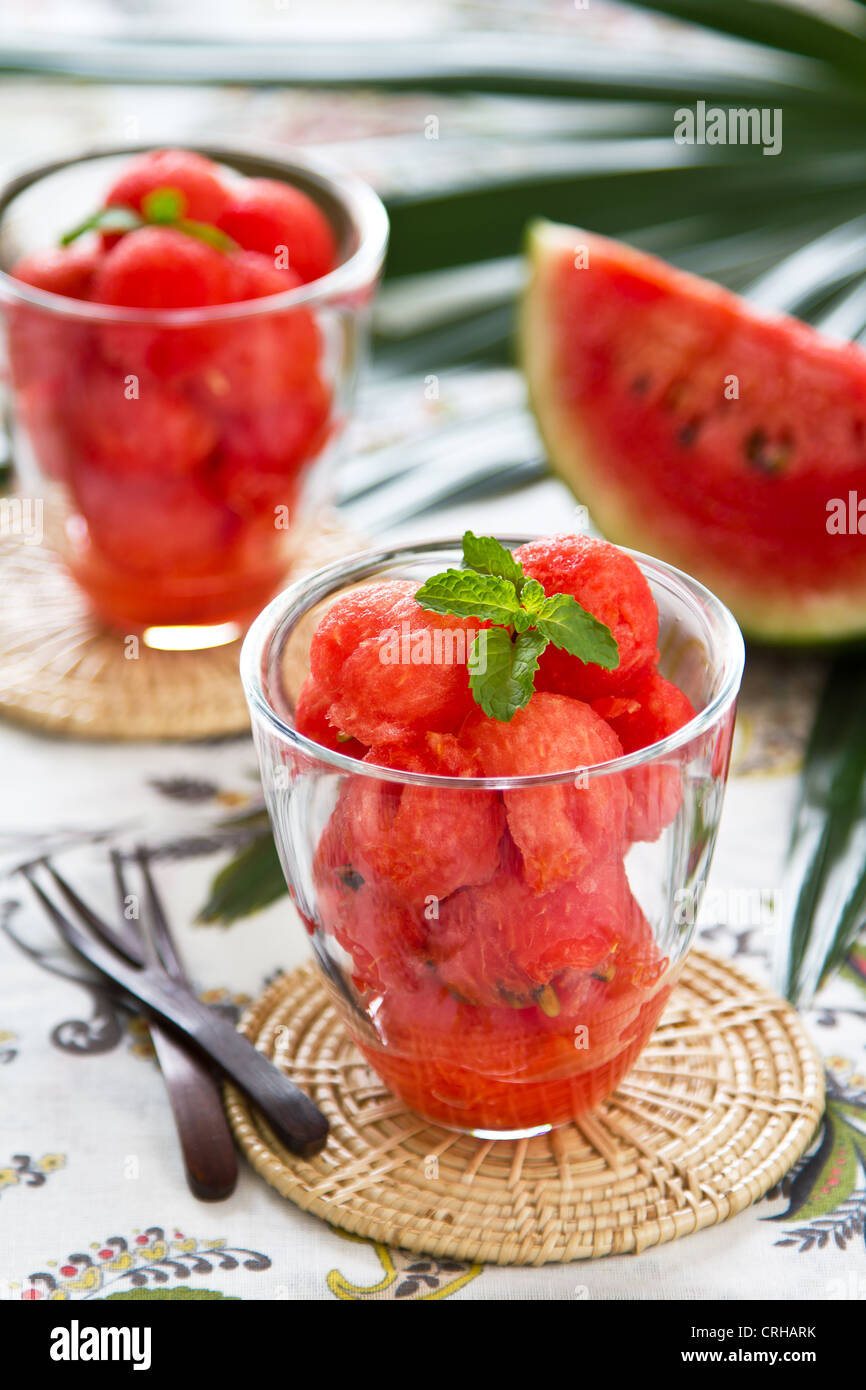 Wassermelone in Gläsern Stockfoto