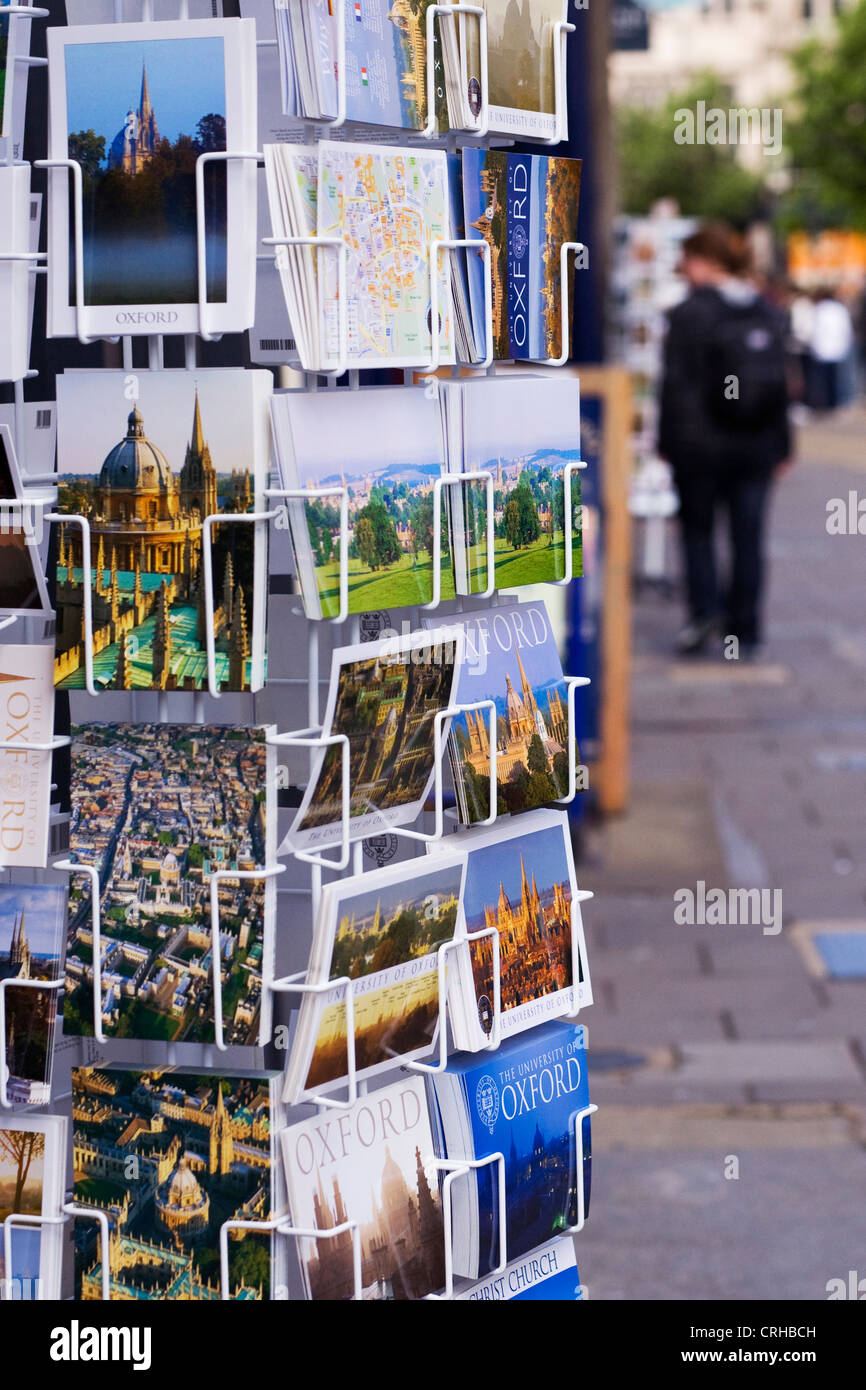 Postkarte in Oxford Stadt stehen. Stockfoto