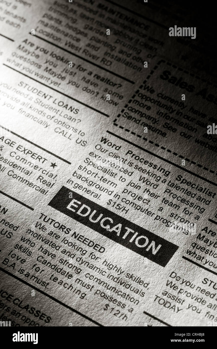 Gefälschte Kleinanzeige, Zeitung, Business-Konzept. Stockfoto