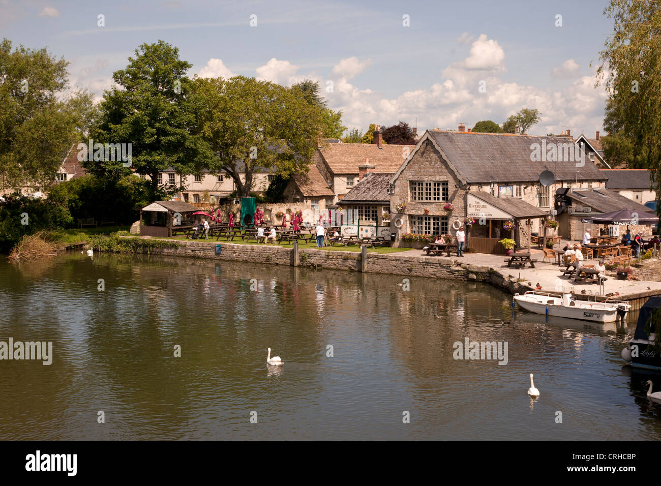 The Riverside Pub, Lechlade on Thames, Gloucestershire, England, Großbritannien Stockfoto