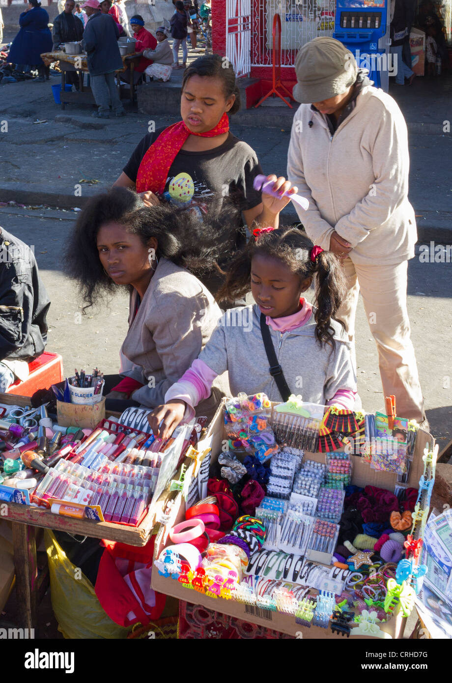 Haar-Accessoires stall, Markt Analakely, Antananarivo, Madagaskar Stockfoto