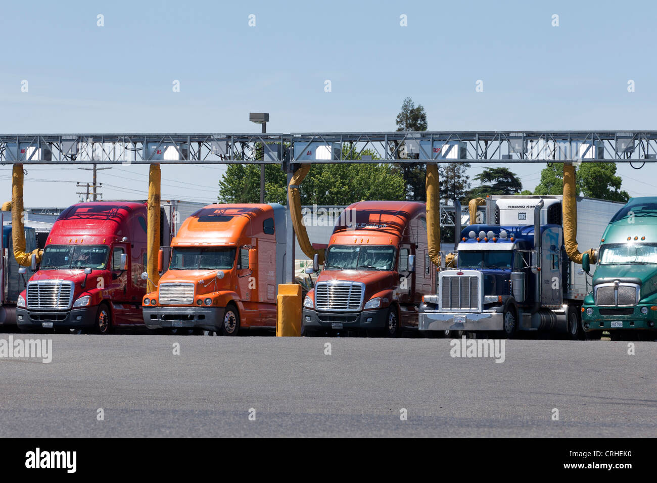 Traktor-Anhänger-LKW-Rastplatz AC-service Stockfoto