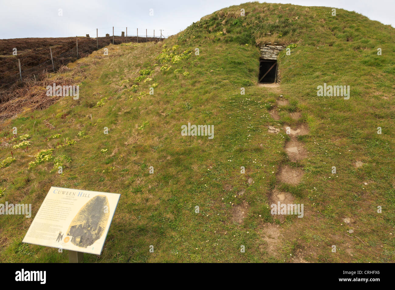 Cuween Kammgehämmert Kairn eine neolithische steinzeitliche Grabkammer oder Grabstätte von etwa 3000BC. Cuween Hill, Finstown, Orkney Mainland, Schottland, Großbritannien Stockfoto