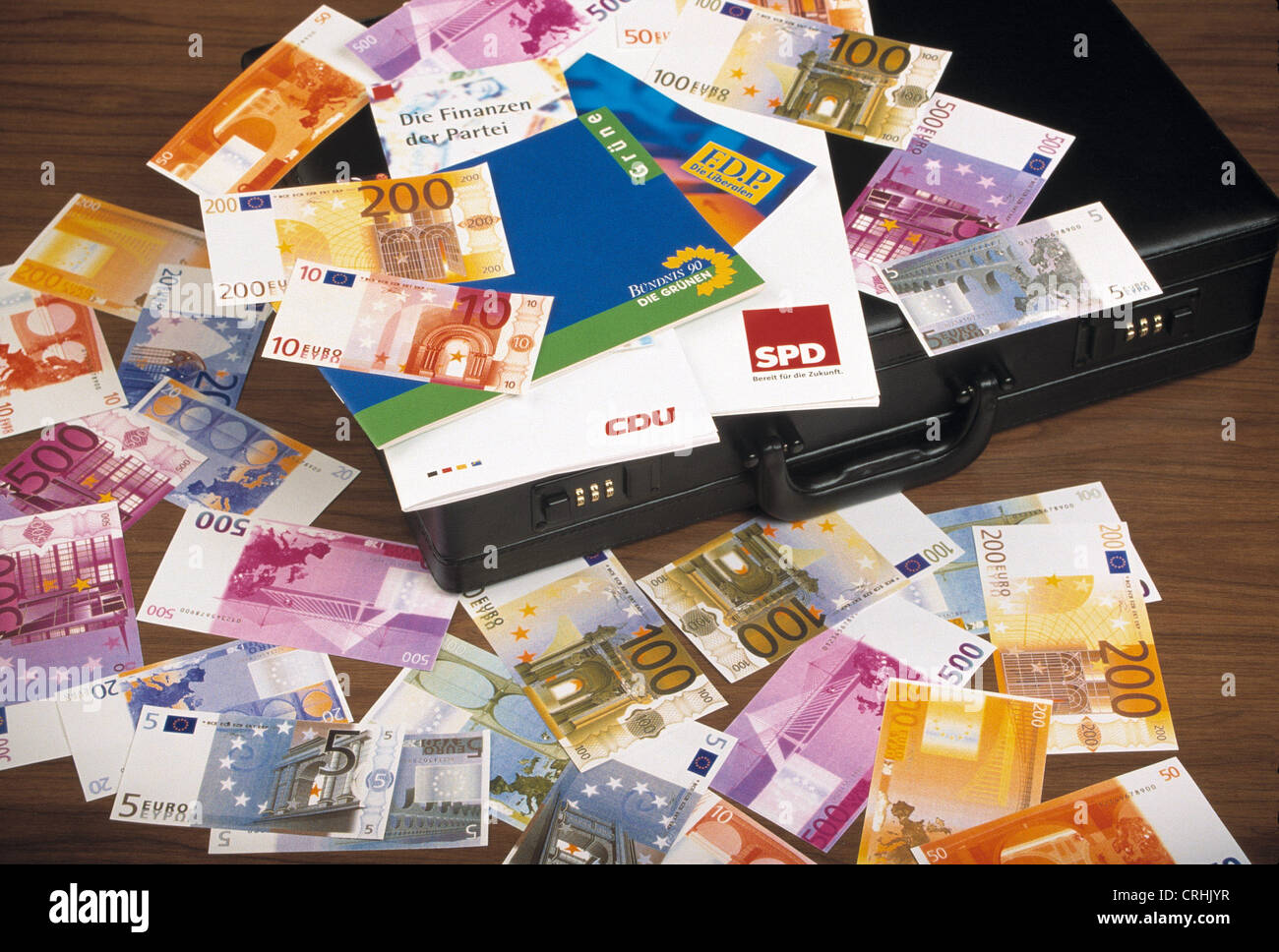 Aktentasche mit Partei-Werbung und Euro-Banknoten Stockfoto