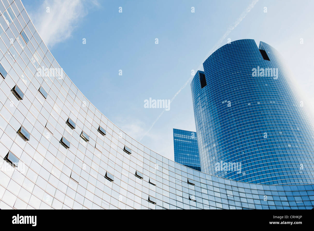 Moderne Gebäude, niedrigen Winkel Ansicht Stockfoto