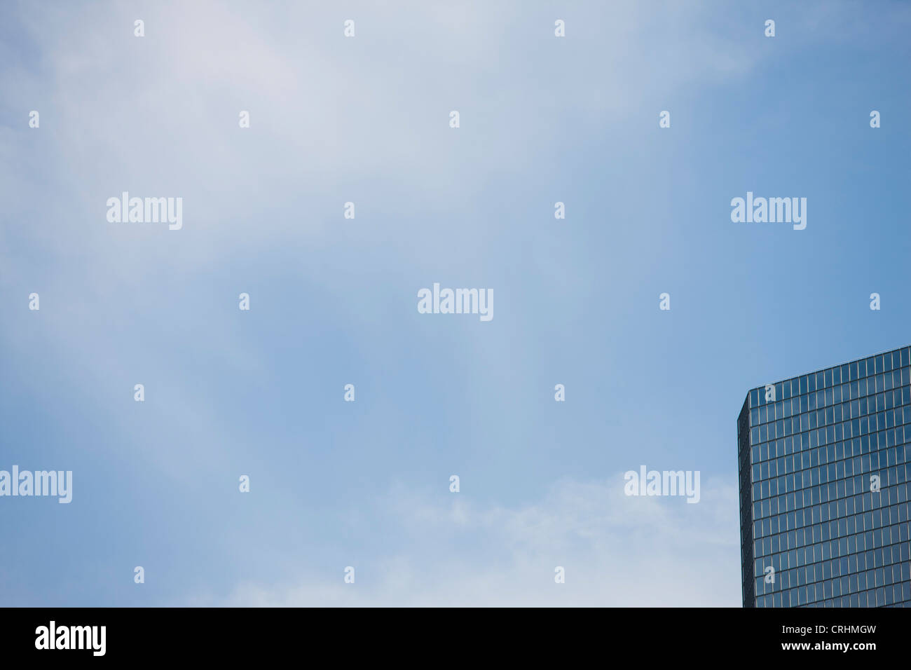 Moderne Gebäude und blauer Himmel Stockfoto
