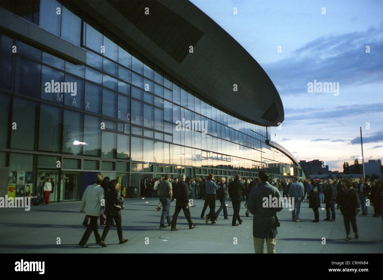 Max schmeling halle max schmeling halle Fotos und Bildmaterial in