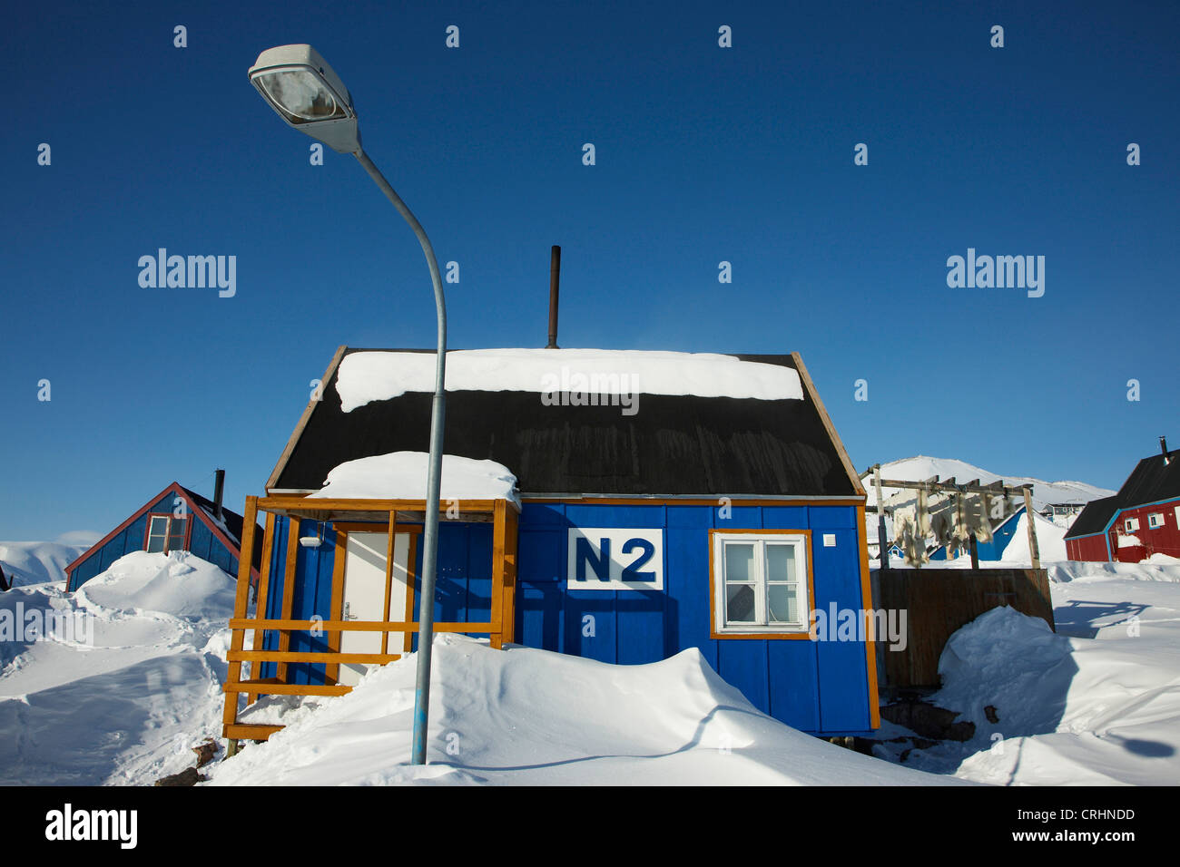 residental Gebäude im Winter, Grönland, Ostgroenland, Tunu, Kalaallit Nunaat, Scoresbysund, Kangertittivag, Ittoqqortoormiit Stockfoto