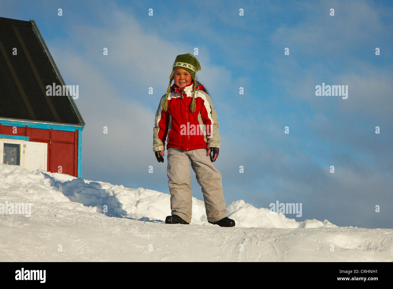 Mädchen mit Grönland, Ostgroenland, Tunu, Kalaallit Nunaat, Scoresbysund, Kangertittivag, Ittoqqortoormiit Stockfoto