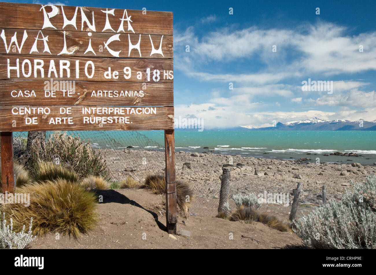 Eingang-Board zur Punta Walichu Süd-Küste des Lago Argentino auf dem Hintergrund Santa Cruz Provinz Argentinien Südamerika Stockfoto