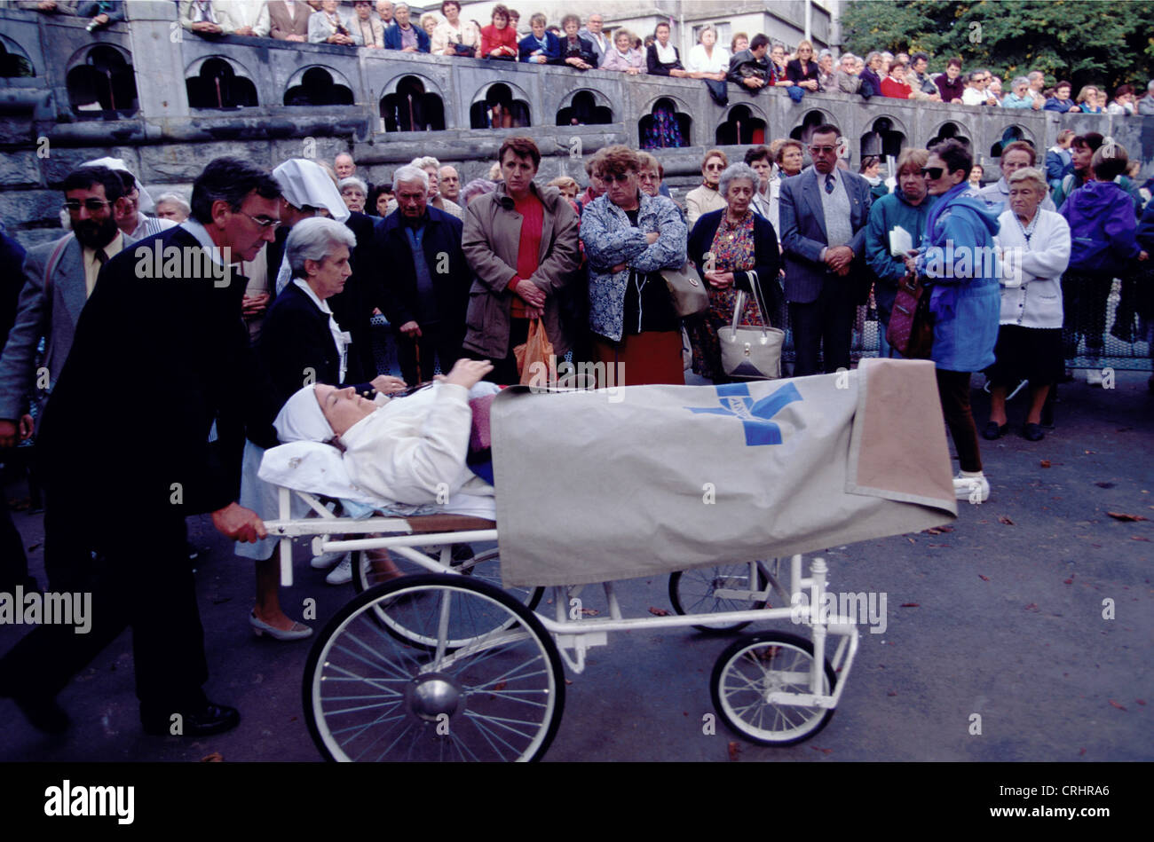 Lourdes, Frankreich, die Schwerkranken am Schrein Stockfoto