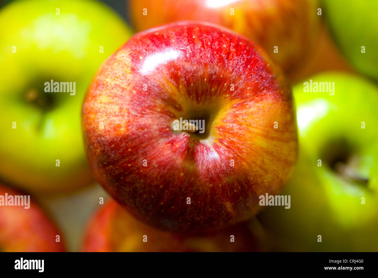 5 ein Tag 5-a-Day Apfel Äpfel Asthma Blut Cholesterin Darm Funktion Detox Faser Essen frisches Obst grün Aple gesunde Phytonutrie Stockfoto