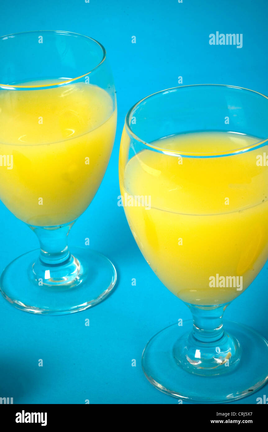 Ascorbinsäure Common Cold Drink Folsäure Säure Glas Gläser gesundes Trinken gesundes Trinken Orange Orangensaft Kalium Skorbut Vit Stockfoto