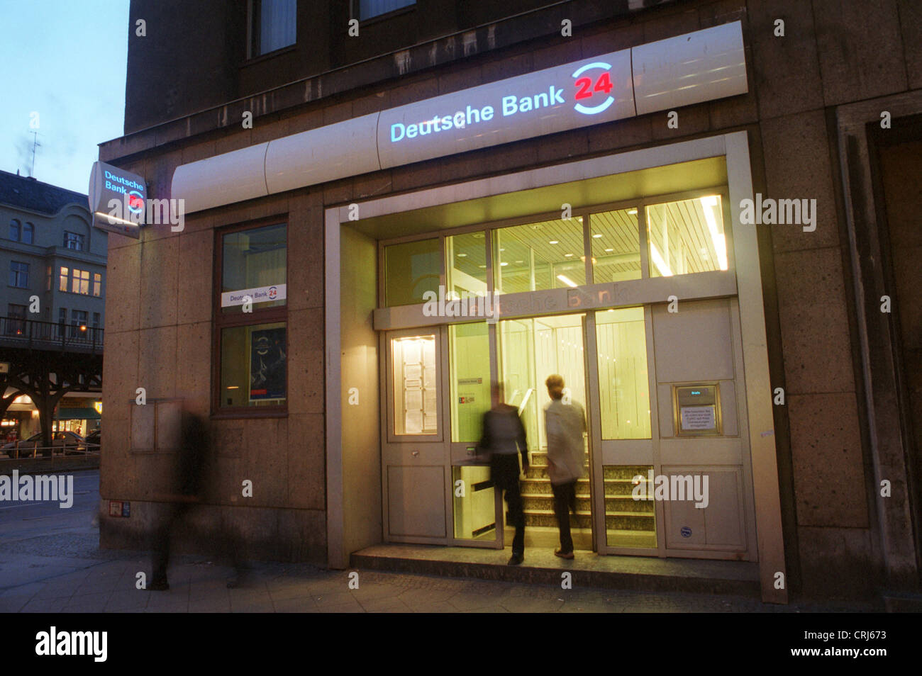 Geben Sie die deutsche Bank-Filiale 24 in Berlin Stockfoto