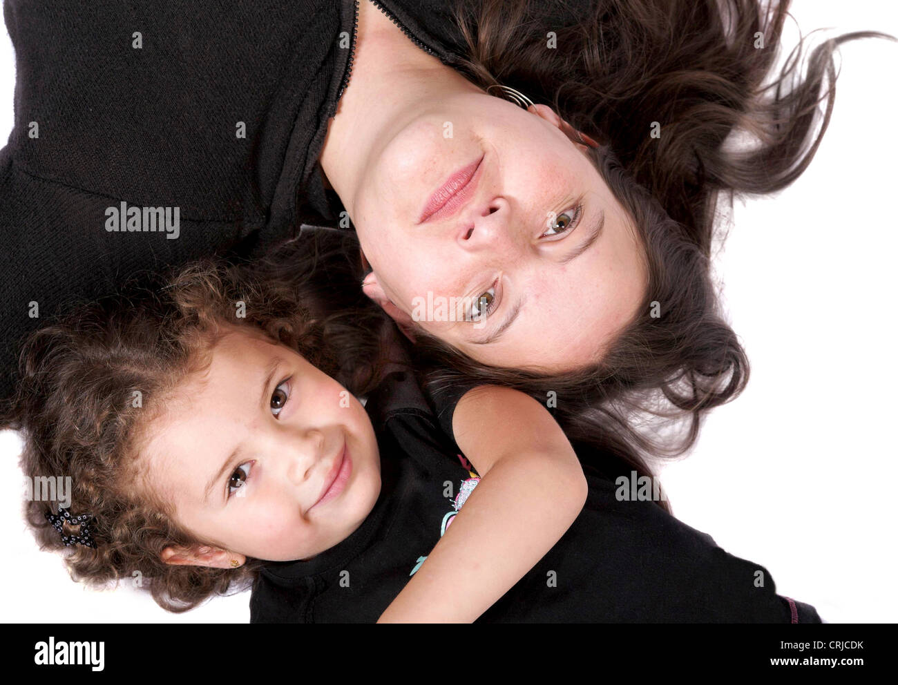 Mutter und Tochter auf dem Boden Stockfoto