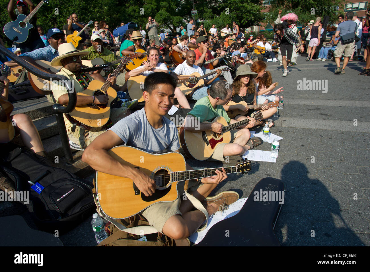 Gitarristen führen in Union Square in New York als Teil des Mass Appeal beim machen New York Festival Stockfoto