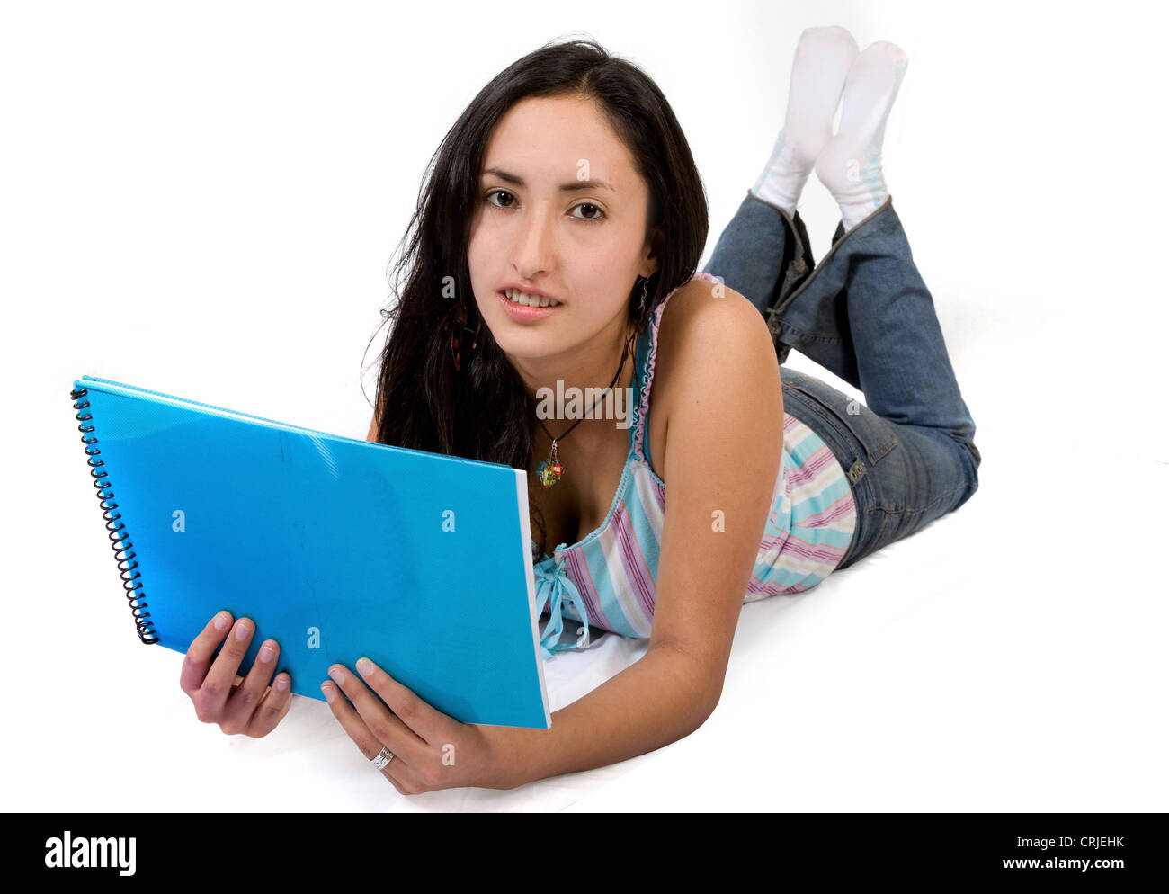 Mädchen liegen auf dem bauch Ausgeschnittene Stockfotos und -bilder - Alamy