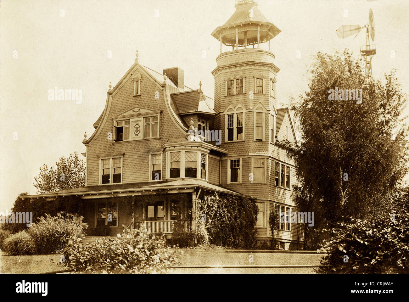 Fantastische Eclectic Herrenhauses mit Pavillon-Spitze Turm Stockfoto