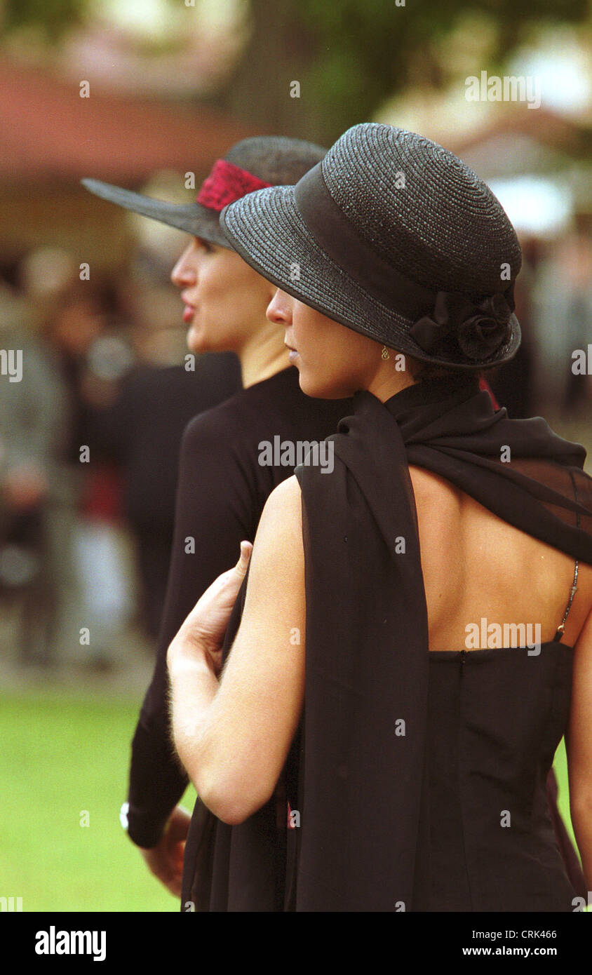 Schoene Huete auf der Rennbahn Stockfoto