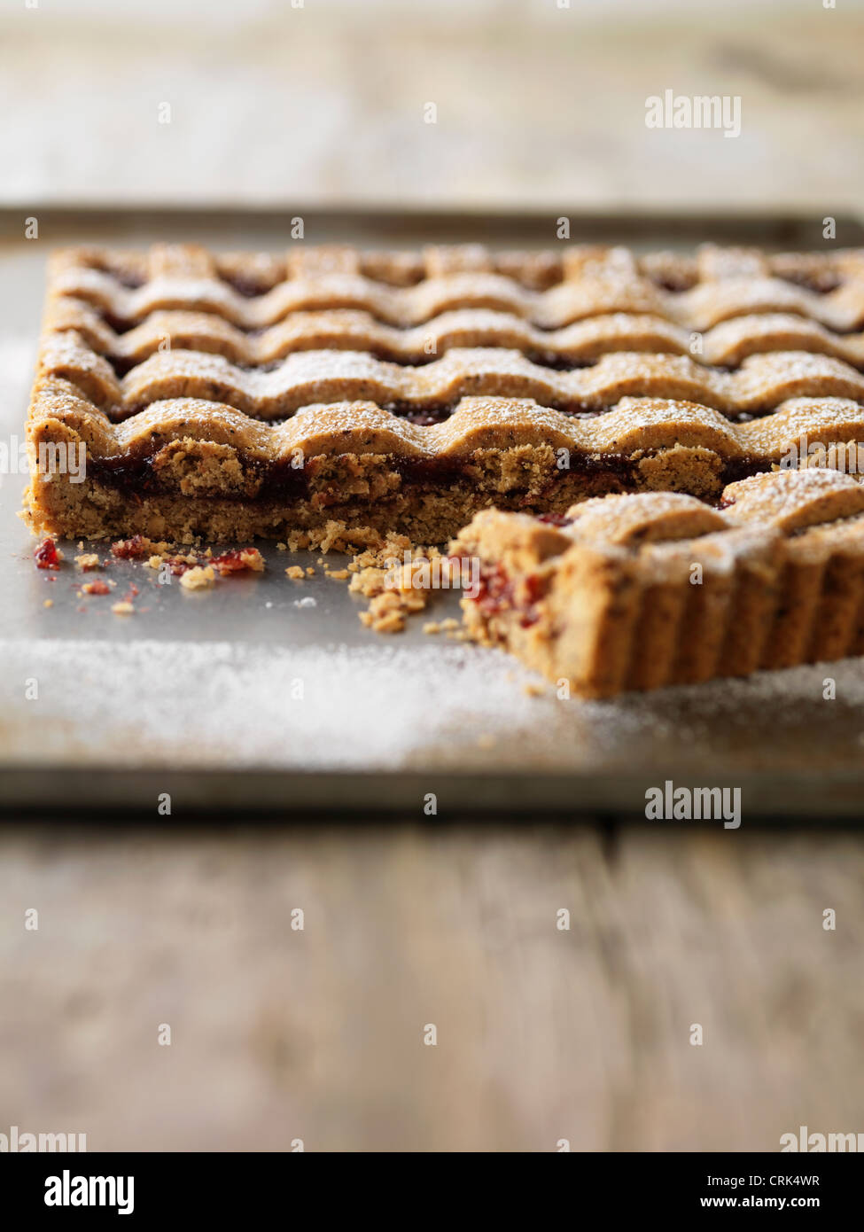 Tablett mit gebackener Früchtekuchen Stockfoto