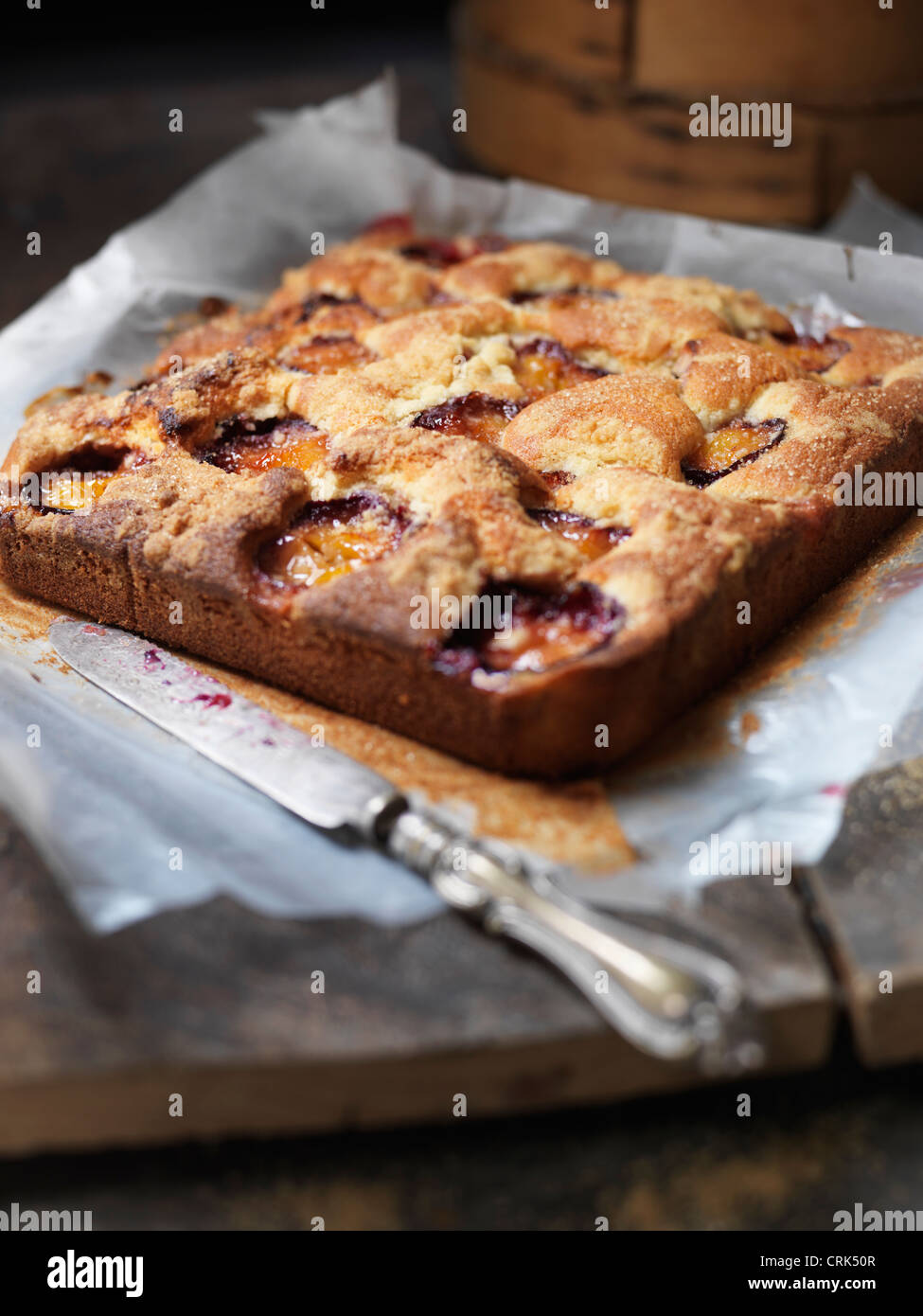 Tablett mit gebackener Früchtekuchen Stockfoto