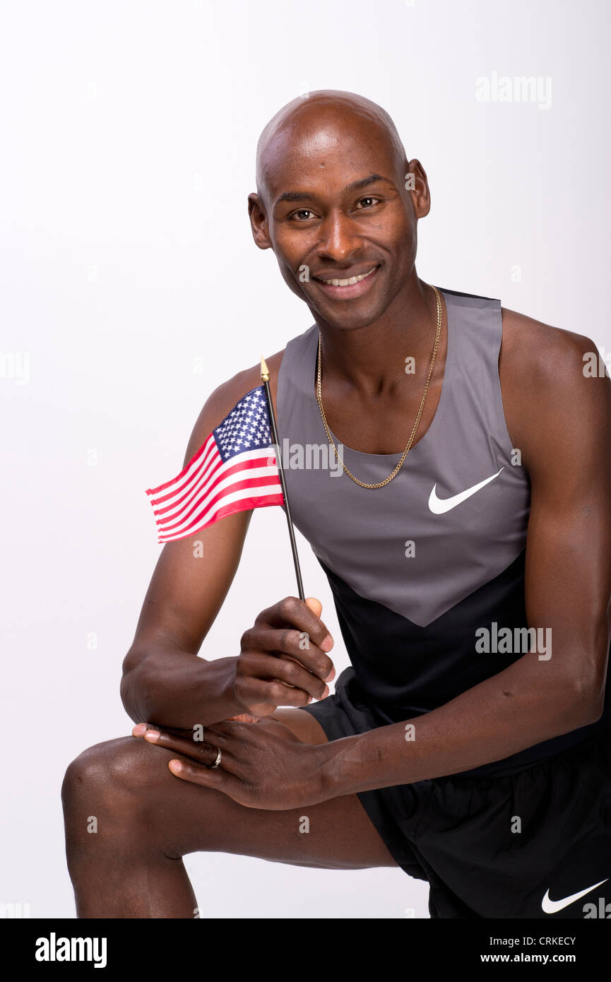 USA Abstand Läufer 37-jährige Bernard Lagat Posen auf dem USOC Olympischen Mediengipfel vor den Olympischen Spielen 2012 in London Stockfoto