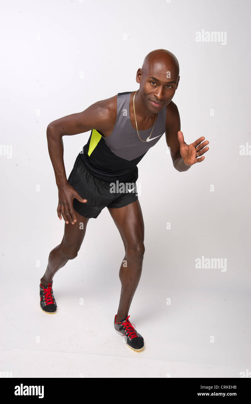 USA Abstand Läufer 37-jährige Bernard Lagat Posen auf dem USOC Olympischen Mediengipfel vor den Olympischen Spielen 2012 in London Stockfoto