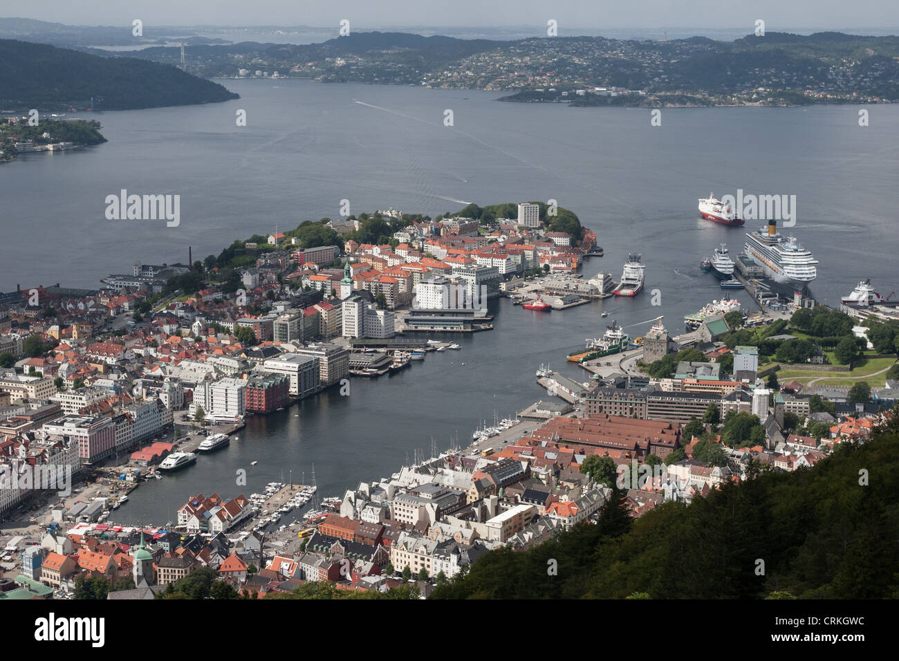 Ein Blick von Bergen, Norwegen vom Berg Fløyen. Stockfoto