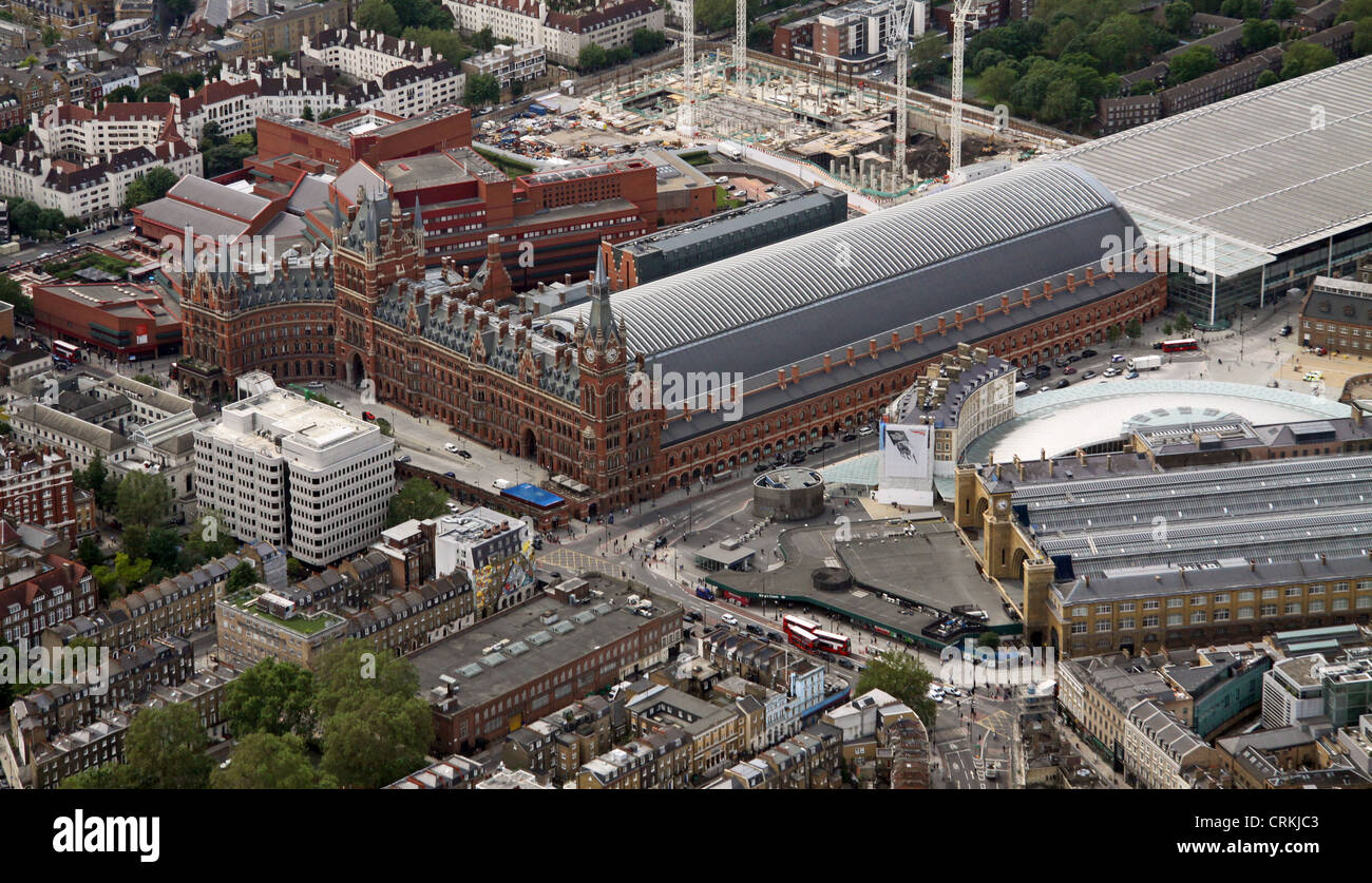 Luftbild von St Pancras und Bahnhof Kings Cross, London N1 Stockfoto