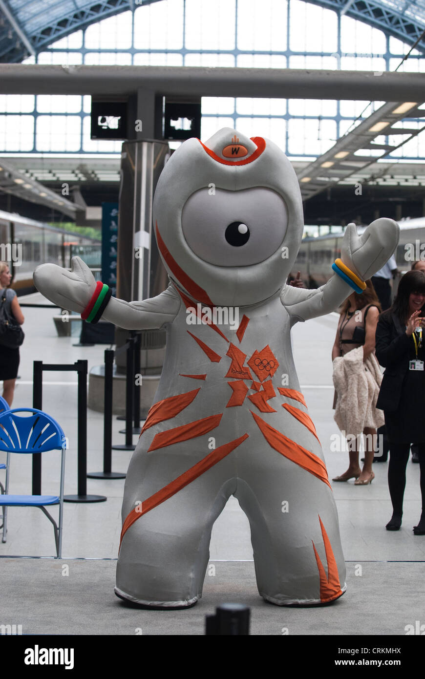 Wenlock Olympischen Maskottchen St Pancras International Station London 2012 Olympic Event Uk "1 Jahr gehen" Veranstaltung Stockfoto