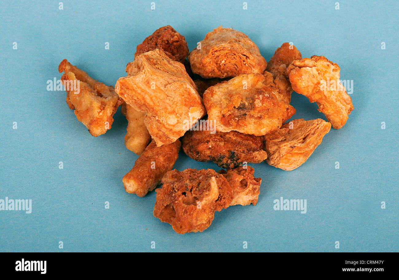 Manna Flocke hat einen eigenartigen Geruch und einen süßlichen Geschmack. Es wurde früher als sanftes Abführmittel aber dient heute vor allem als ein Abführmittel oder andere Medikamente zu verschleiern. Stockfoto