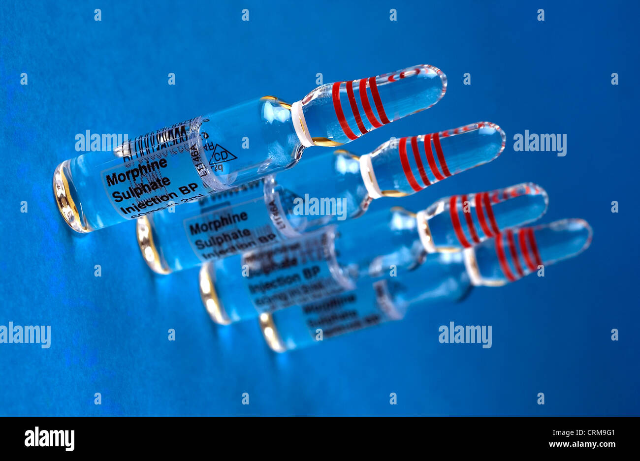 vier Schleier von Morphin auf einem blauen Hintergrund Stockfoto