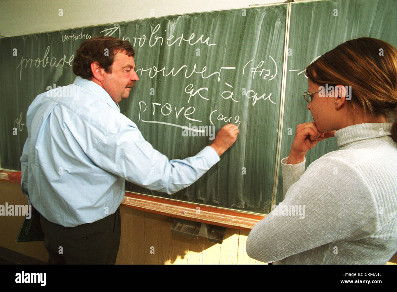 Lehrer und Schüler in der lateinischen Klasse, Berlin Stockfoto