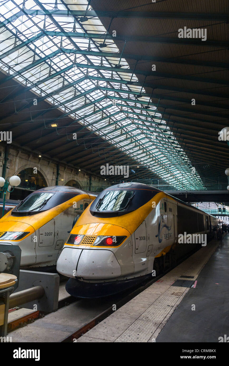 Paris, Frankreich, Eurostar, T.G.V. Hochgeschwindigkeitszug, nach Lon-don im historischen Bahnhof, 'Gare de Nord', Front, paris moderne Innovation Stockfoto