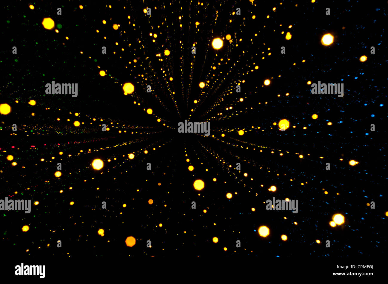 Leichte Infinity zeigt Spuren von gelb, orange und blau leuchten Stockfoto