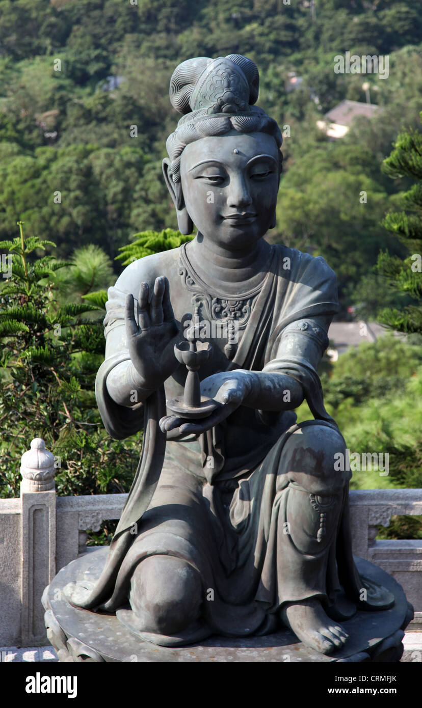 Es ist ein Foto eines großen Buddha in Hong Kong auf der Insel Lantau. Ihr Name lautet Tian Tan Buddha. Es ist sehr beliebt und touristischen Stockfoto