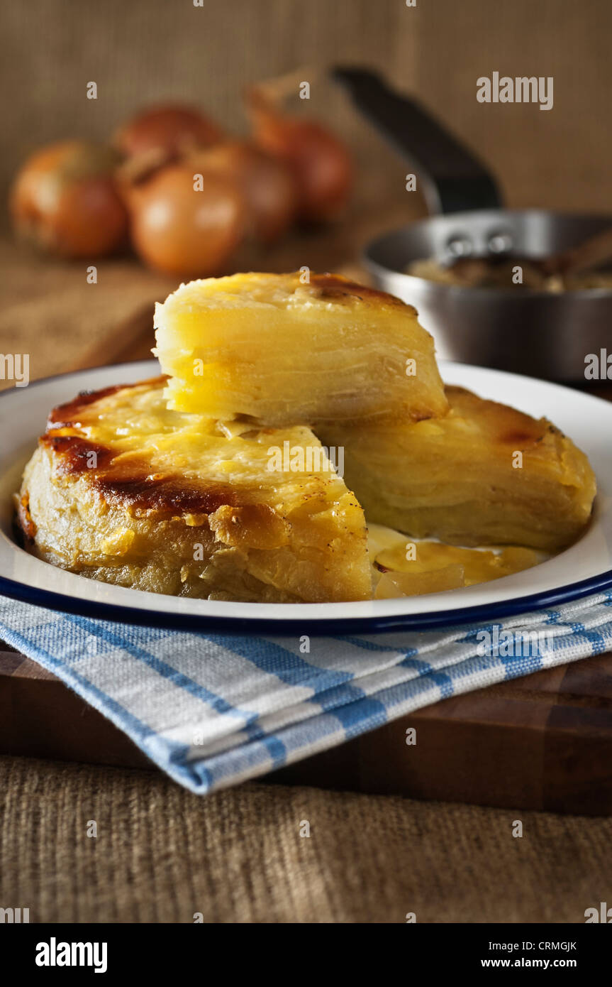 Winterzwiebel Kuchen Kartoffel und Zwiebel Gericht Wales Food UK Stockfoto
