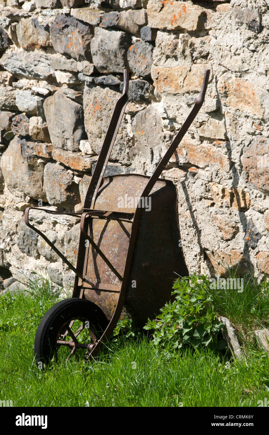Schubkarre Stockfotos & Schubkarre Bilder - Alamy