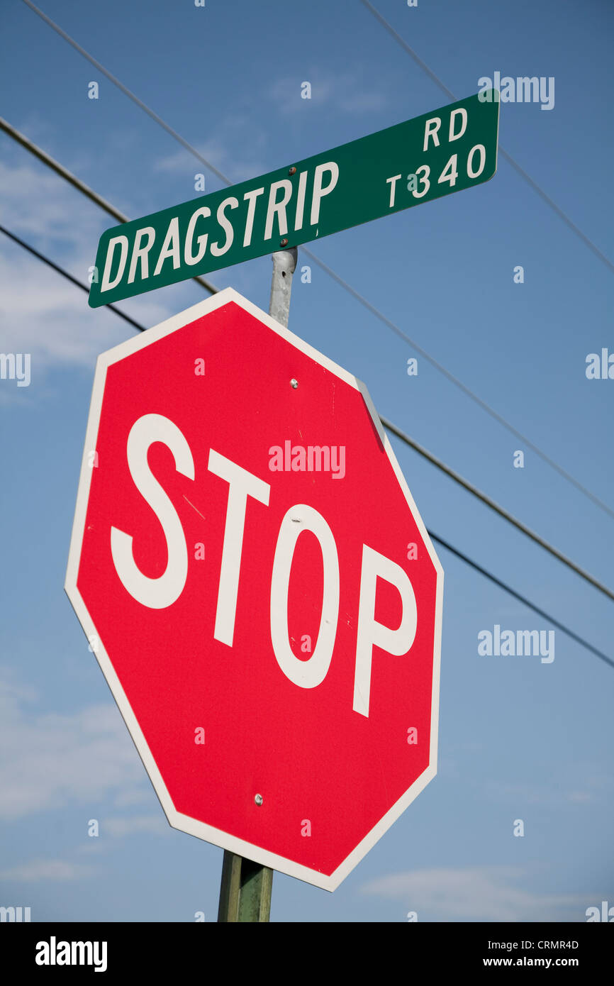 Stop-Schild Drag Strip Road Central Pennsylvania, USA Stockfoto