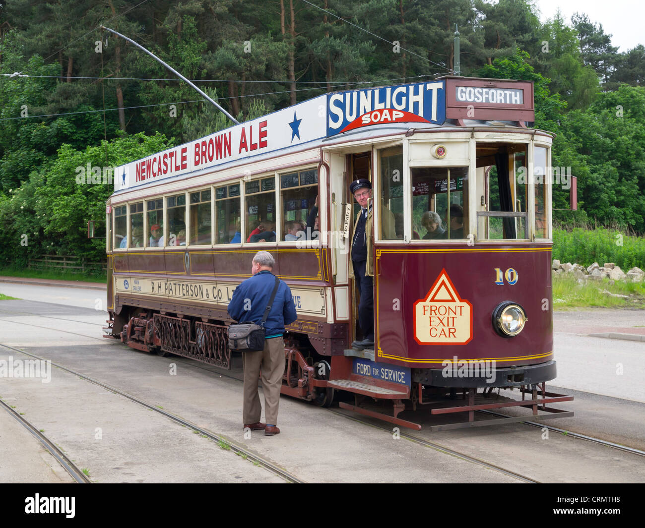 Single-Deck Gateshead Tram Nr. 10 Beamish Museum of Northern Life wiederhergestellt Stockfoto