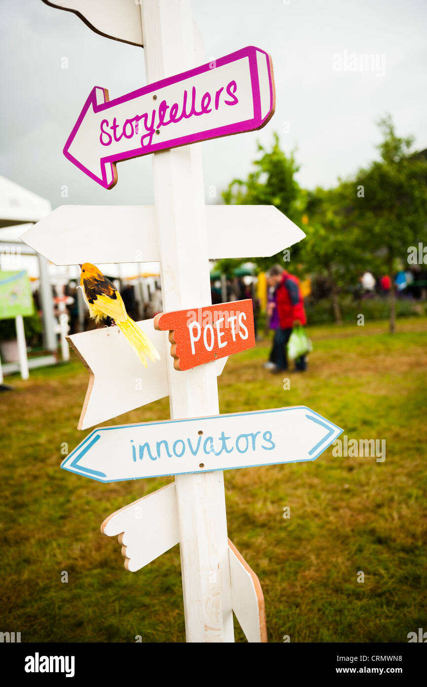 Wegweiser auf dem Telegraph Hay Festival, Juni 2012 Stockfoto