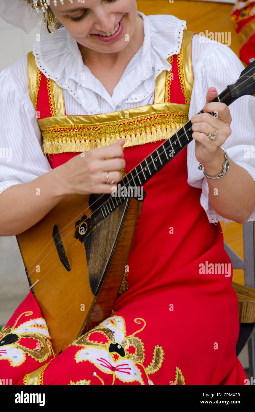 Balalaika Fotos und Bildmaterial in hoher Auflösung Alamy